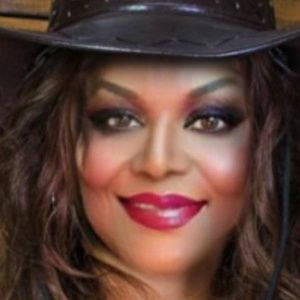 Meet your Posher, Phylliss